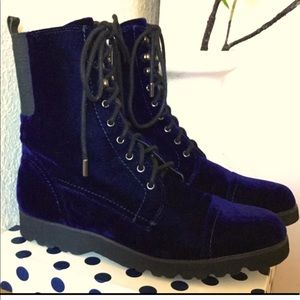 Blue velvet combat boots 🔥